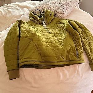 Lululemon pullover super soft never wirn